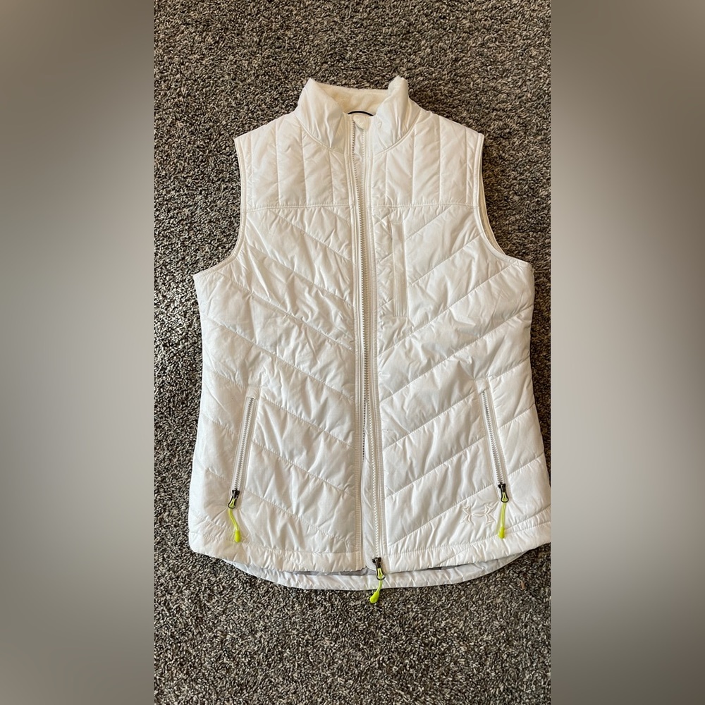Under armour lightweight quilted vest. Size S.